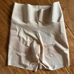 Maidenform  Flexees Cool Comfort Shapewear Shorty Booty Lift Light Nude Large Photo 1