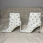 Anne Michelle Womens White Ankle Boots Pointed Toe Stiletto Heel Grommet Accents Photo 4