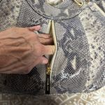 Michael Kors Rare Snake embossed Leather Moxley
Purse / Shoulder Bag with wallet Photo 7