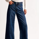 Abercrombie & Fitch NWT  Curve Love The Crop Wide Leg High Rise jeans Photo 0