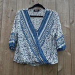 Blue & white floral overlap top by blue b collection size small‎ Photo 0