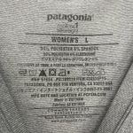 Patagonia Capline 1 Silkweight Top Gray Short Sleeve Athletic Womens Size Large Photo 2