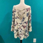 American Eagle  long sleeve floral flowy top in size large Photo 1