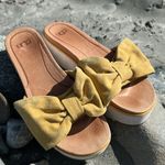 UGG  Yellow Bow Platform Sandals Size 6.5 Photo 7