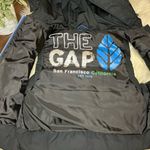 Gap black hooded puffer vest sz medium Photo 4