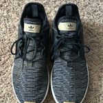 Adidas Tennis Shoes Photo 1