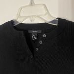 Forever 21 cropped black ribbed vneck henley long sleeve size small Photo 1