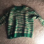 green zebra sweater Photo 0