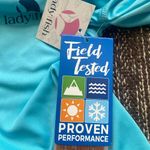 Lay Fish Shirt CAN BAIT MY OWN HOOK
LADYFISH UPF V-NECK UPF + 50 Sz S Photo 8