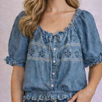 American Eagle  denim eyelet cropped Puff sleeve blouse small Photo 0