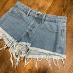 ZARA NWT  Buttom Fly Frayed Hem Jean Shorts Sz 6 Light Medium Wash Photo 2
