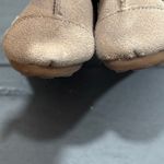 Minnetonka  Cream Suede Moccasin Loafer - size 6.5 Photo 3