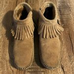 Minnetonka CONCHO FEATHER SIDE ZIP BOOT - Camel - Size 7 Photo 3