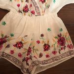 Women’s white romper w/embroidered flowers Pink Size L Photo 2