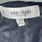 Jones Studio  Blue and Black Geometric Blouse Photo 4