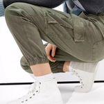 American Eagle  Super Stretch Relaxed Mom Cargo Joggers in Olive Size 2 Photo 0