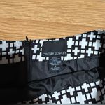 Cynthia Rowley 🏷️🏷️ women’s 8 fitted black/white print mini skirt Photo 6