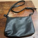 Universal Threads Universal Thread Black Crossbody Bag Adjustable Strap Front Pocket Zip Closure Photo 7