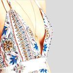 Selfie Leslie floral halter maxi dress! Photo 4