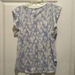 Gap Beautiful White w/ Blue Floral Print Short Sleeve Round Neck Top - Medium Photo 2
