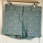 The Limited  Ladies Size 4 Floral‎ Green Tailored Chino Walking Shorts Photo 0