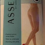 New Assets by spanx mid thigh shaper size 4 black Photo 0