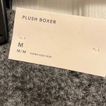 American Eagle NWT  Women’s size Medium Super High-Rise Grey Fleece Shorts Photo 4