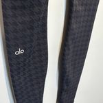 Alo Yoga Alo Black & Gray High Rise Houndstooth Legging - size XS Photo 2