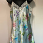 Morgan Taylor VTG  -Floral Lace Trim Nightgown Photo 0