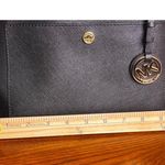 Michael Kors  Greenwich Large Saffiano Leather Grab Bag Black EUC Crossbody Urban Photo 15