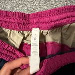 Lululemon Evergreen Short
Ripened Raspberry / Cafe Au Lait / True Navy Size 4 Photo 4