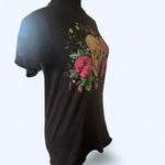 Black skull and roses graphic t Photo 2