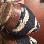 Oscar de la Renta  flats size 9 navy blue white fabric silver buckle Photo 8