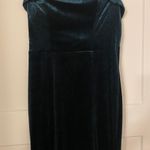 Midnight Doll Emerald Velvet Formal Dress Photo 2