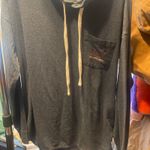 Vineyard Vines  edgartown t shirt hoodie size medium Photo 0