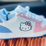 Hello Kitty  by Sanrio Women's Casual Court Sneakers size 9 Photo 8