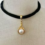 EXPRESS  faux pearl gold tone choker necklace Photo 0