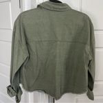 NIC & JO Cropped Raw Hem Green Shacket Photo 3