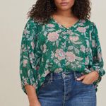 Torrid NWT Chiffon Lurex Flowy Lightweight Floral Blouse - Size 2 Photo 2