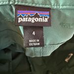 Patagonia Women's Green Cargo Shorts Photo 2