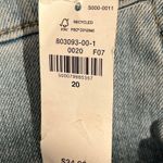 Old Navy NWT Mid Rise Boyfriend Distressed Light Wash Raw Hem Jean Shorts Sz 20 Photo 6