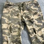 easel  - size medium - women’s distressed skinny jeans - camo style Photo 0