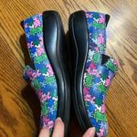 Alegria  Keli PRO All Together Now Clogs- 40 Autism Awareness Clogs Photo 3