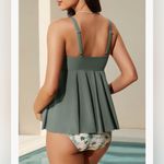 Summer Mae Maternity Green Tankini Floral Bottoms Ruffle 2 Piece Swimsuit 8 NWT Size undefined Photo 2
