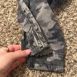 Spanx Camo Grey Twill Cargo Joggers Medium Photo 2
