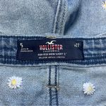 Hollister Denim Shorts Women's 27 Blue Daisy Floral All Over Print High Rise Mom Photo 8