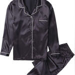 Woman’s Silk Stain Black Long Sleeve Pajamas Set; shirt and pants; size Medium Photo 0
