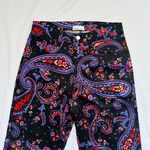 Danielle Bernstein β
NWT Ankle Flare Paisley Pants - Multicolored Purple β
Photo 3
