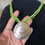 None Beautiful shell and green seed bead necklace Photo 1