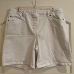 Westbound  white shorts. The Park Avenue Fit. Size 14. Photo 0